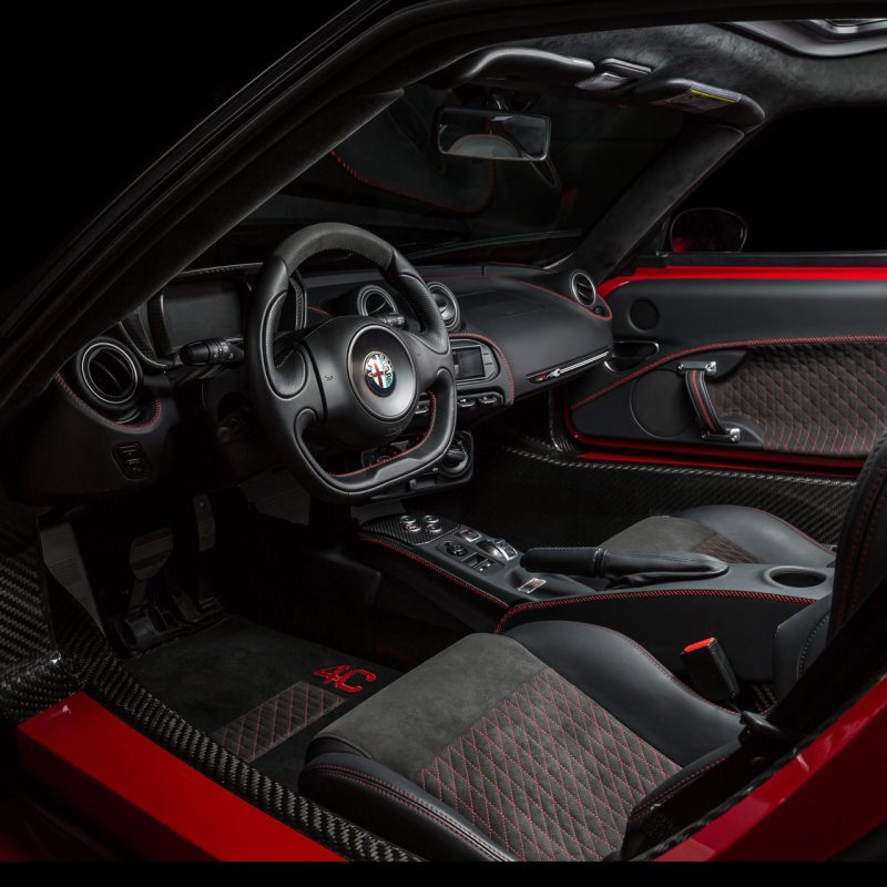 img-zenderIndustrialSolutions-Carbon-AlfaRomeoInterieur.jpg